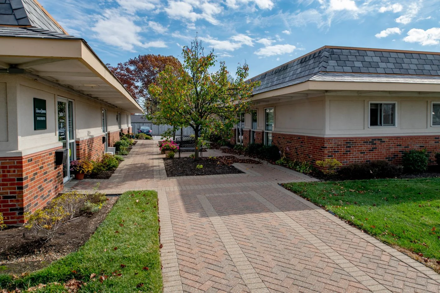 Photo 3 of 485 Wildwood Pkwy, Ballwin, MO 63011