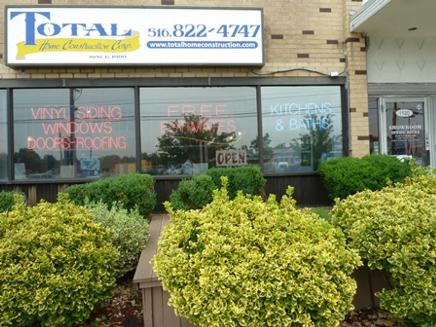 Photo 3 of 1120 Old Country Rd, Plainview, NY 11803