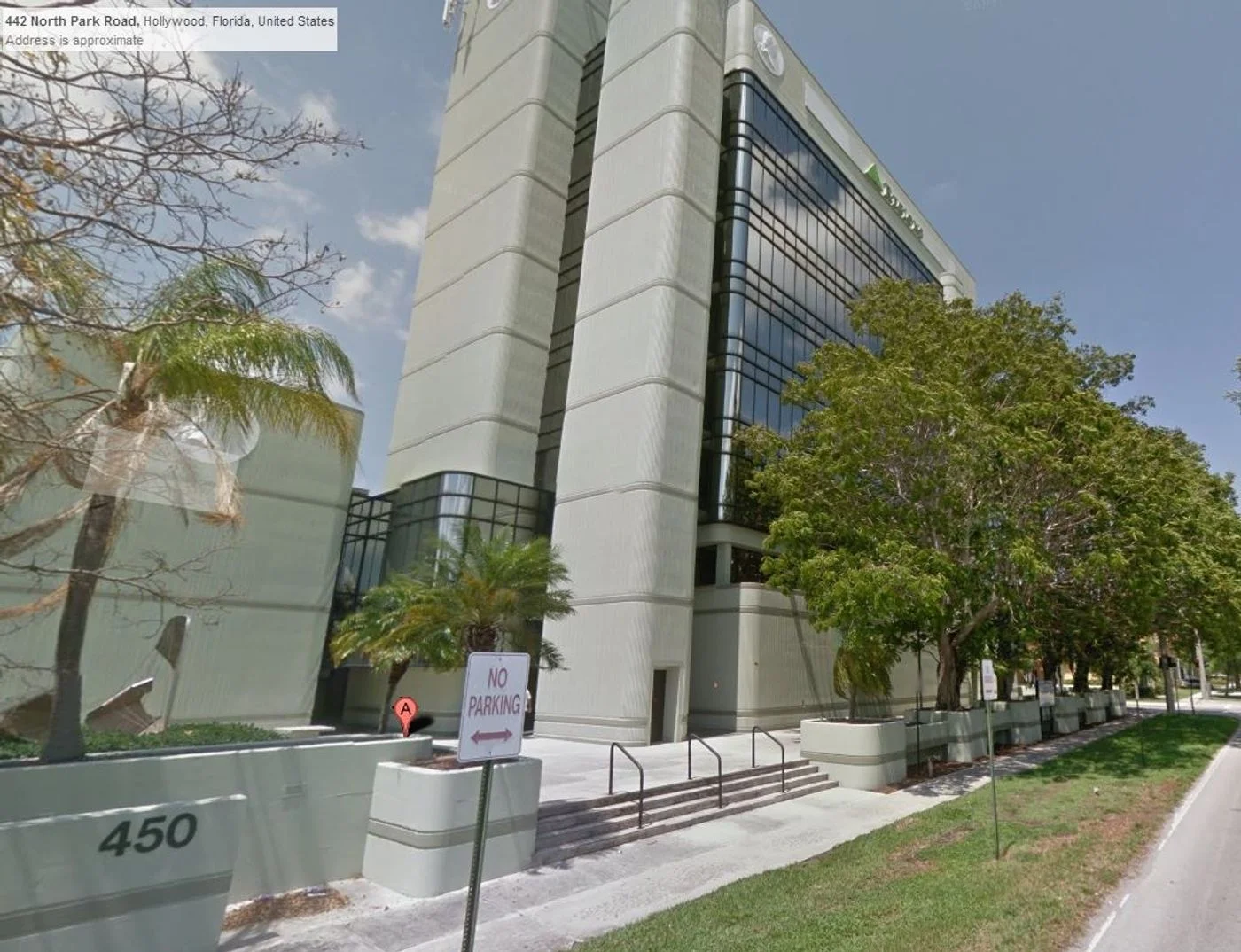 Photo 2 of 450 N Park Rd, Hollywood, FL 33021