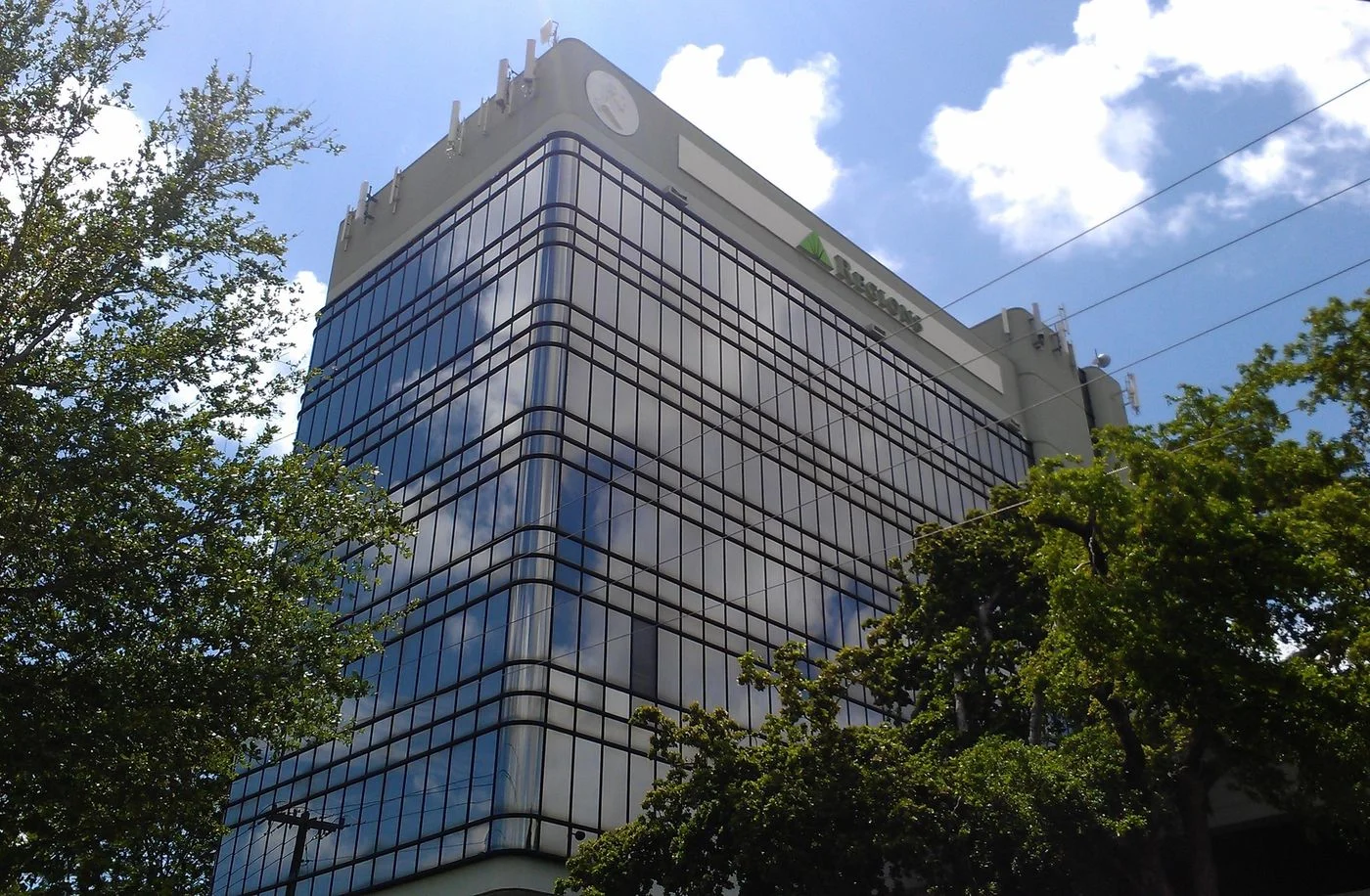 Photo 3 of 450 N Park Rd, Hollywood, FL 33021