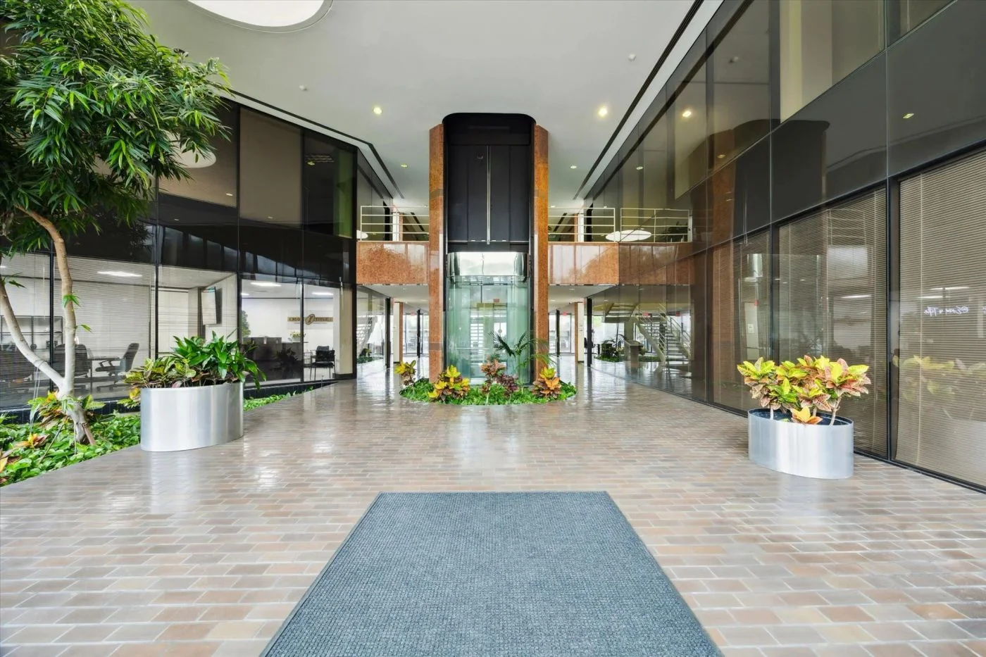 Photo 2 of 12727 Featherwood Dr, Houston, TX 77034