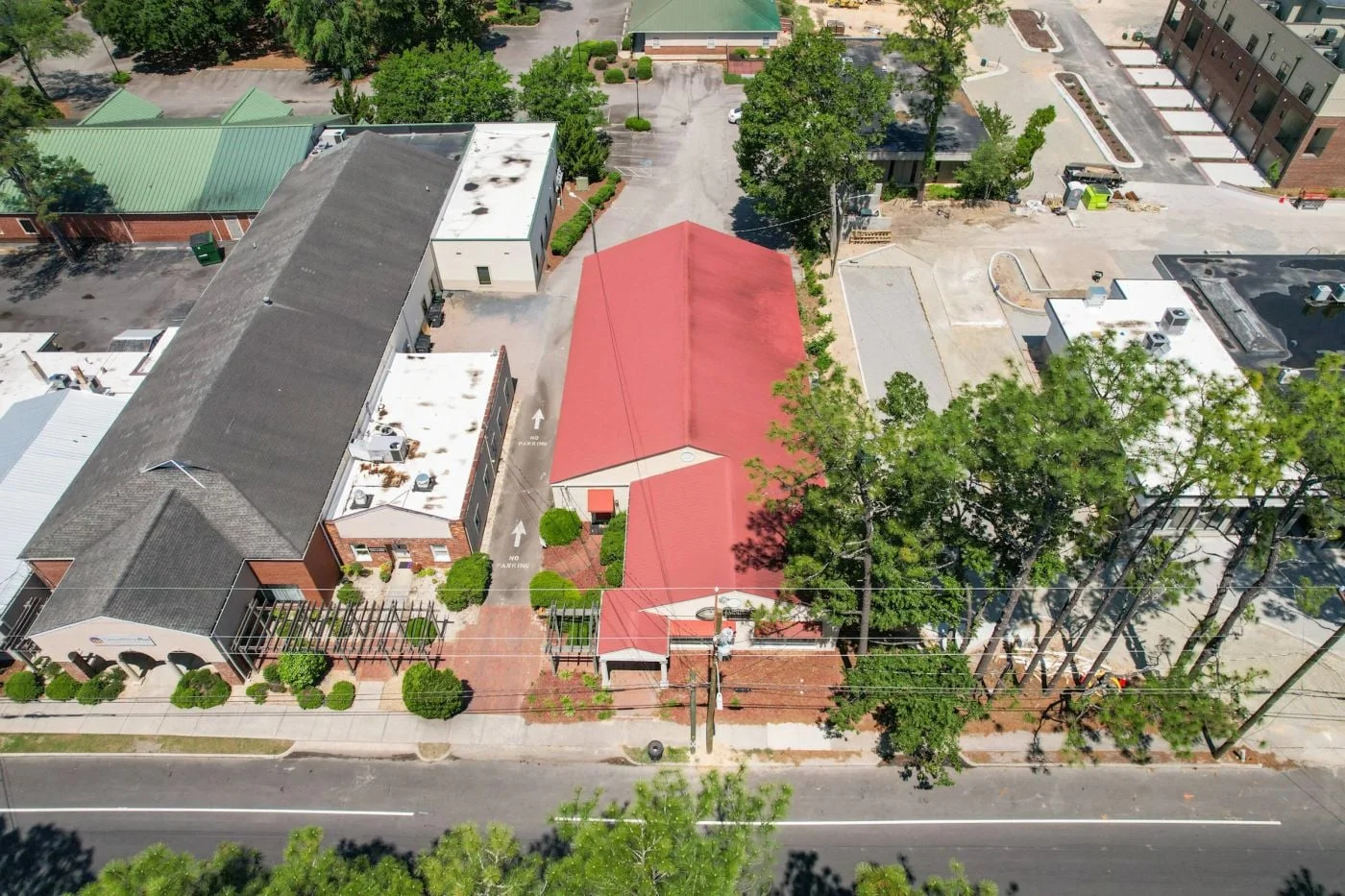 Photo 2 of 650 SW Broad St, Southern Pines, NC 28387