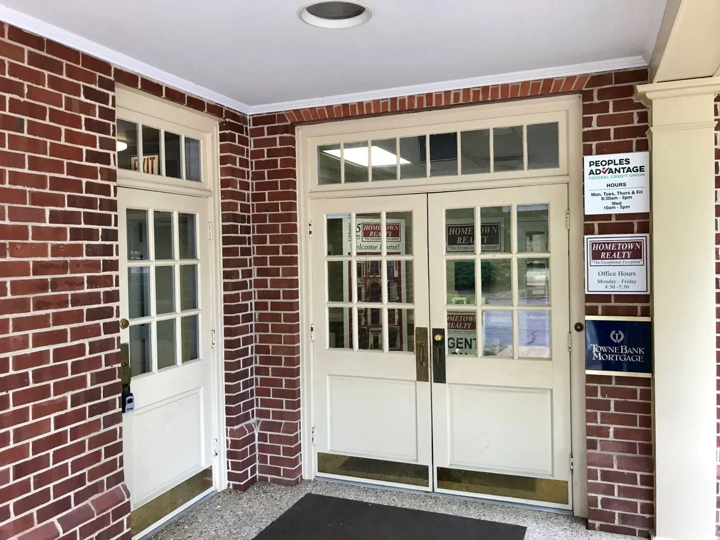 Photo 2 of 10001 Courtview Ln, Chesterfield, VA 23832