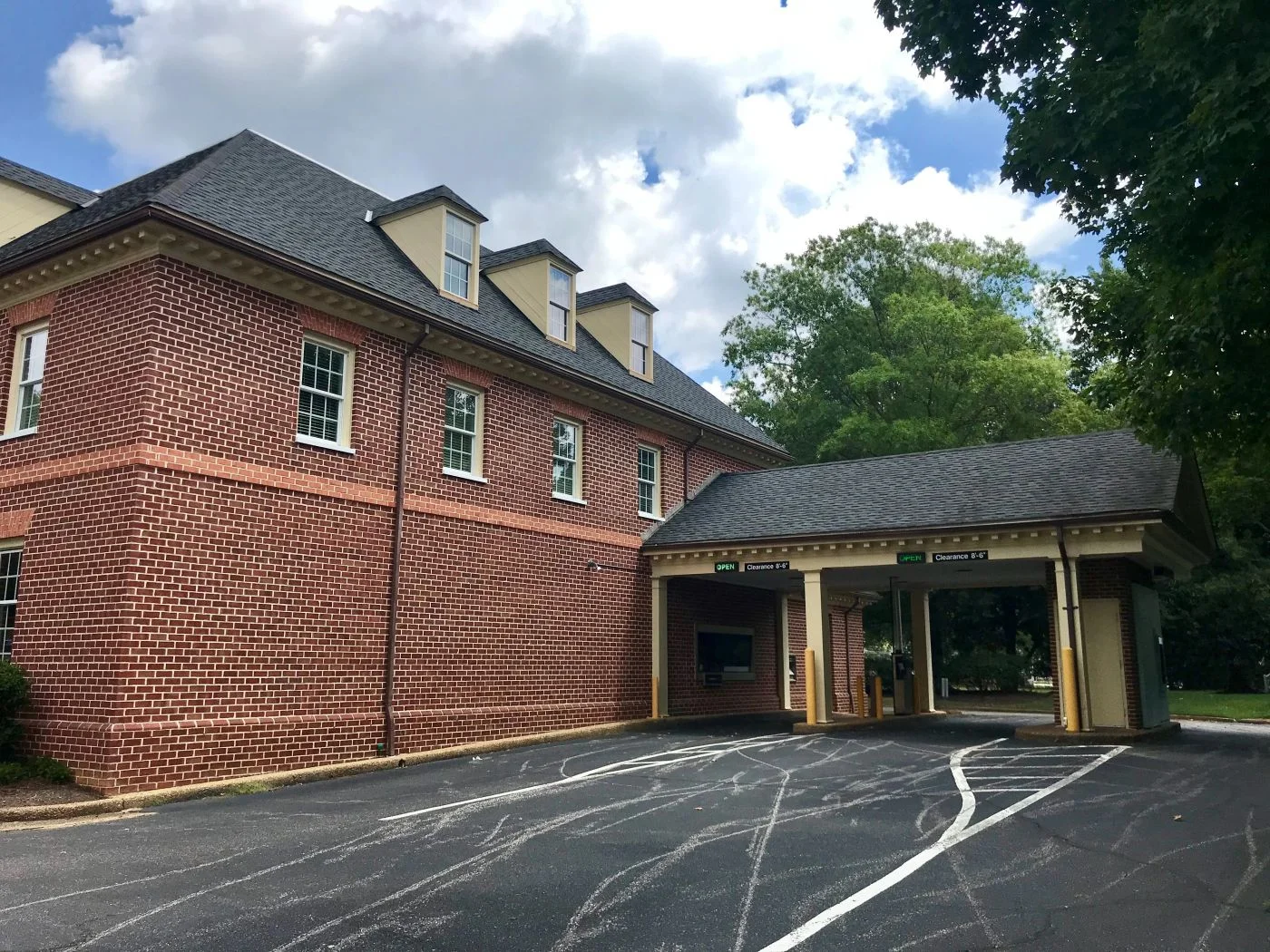 Photo 3 of 10001 Courtview Ln, Chesterfield, VA 23832