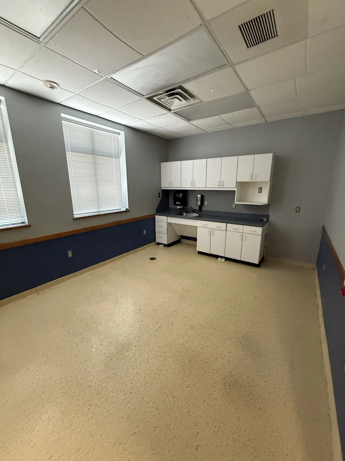 Photo 1 of 305 River Drive, LaFollette, TN 37766