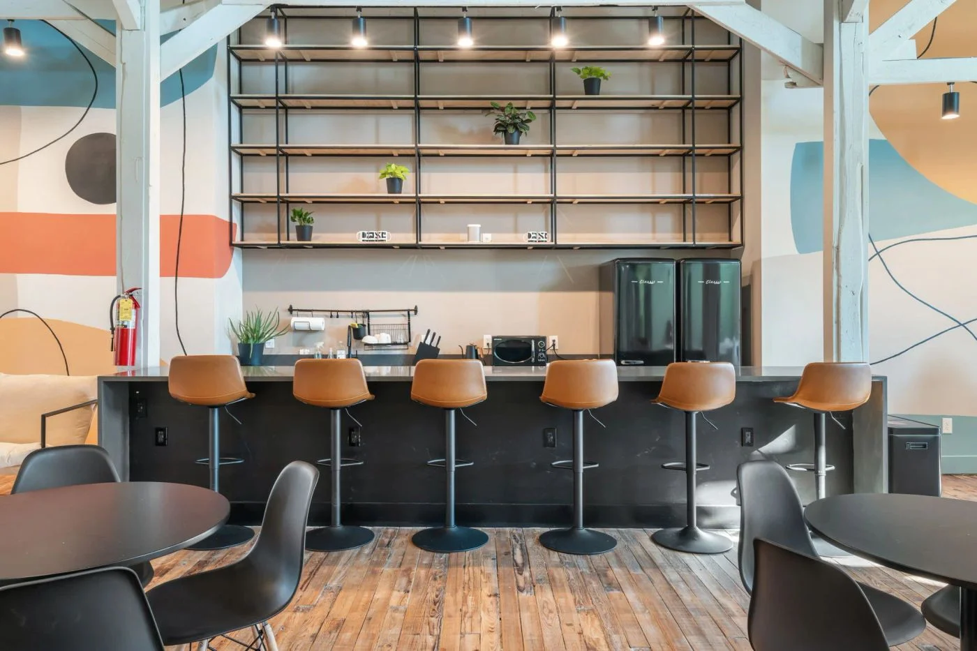 Photo 2 of 828 N Broadway St, Knoxville, TN 37917