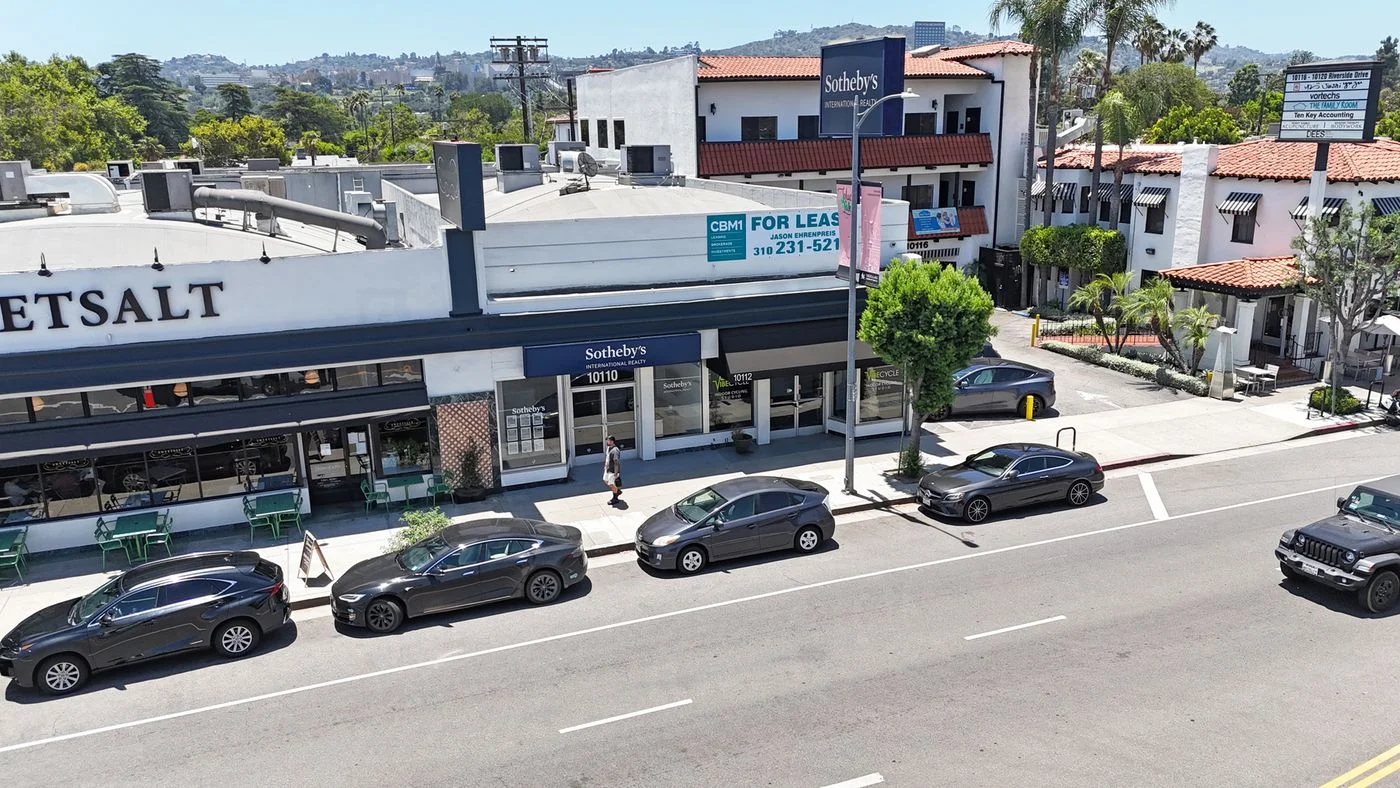 Photo 2 of 10112 Riverside Drive, Los Angeles, CA 91602