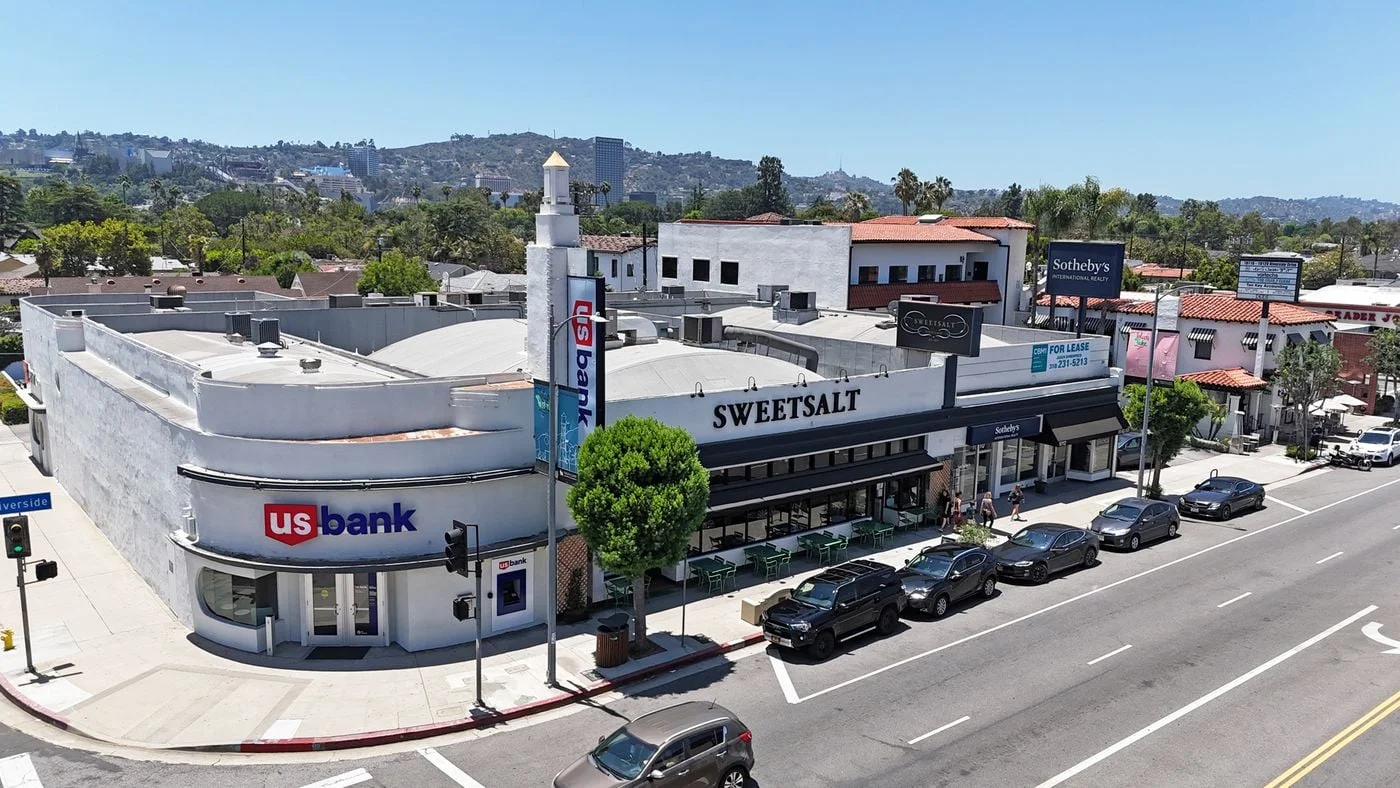 Photo 3 of 10112 Riverside Drive, Los Angeles, CA 91602