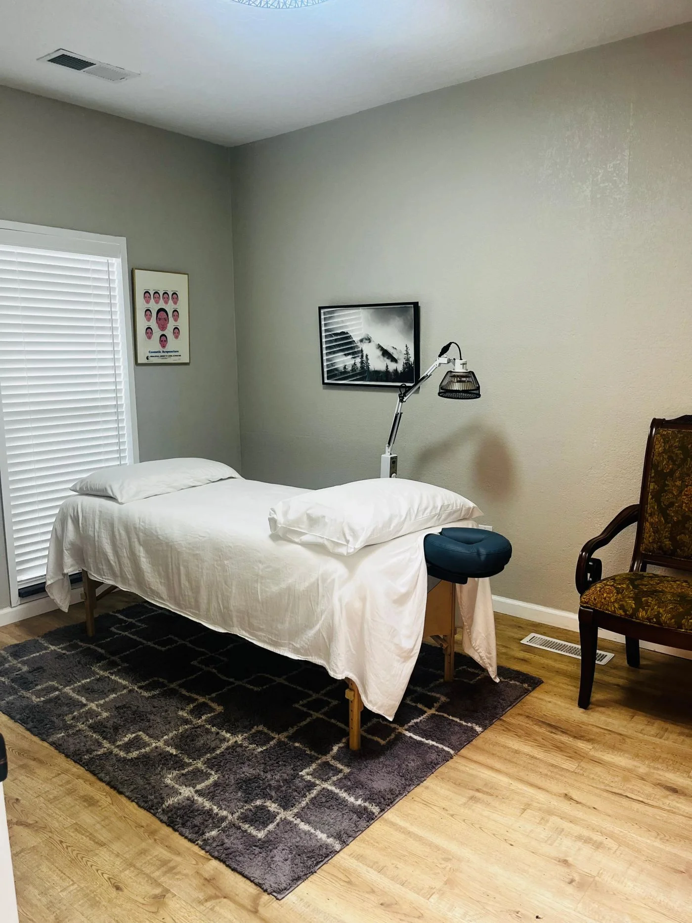 Photo 3 of 9308 Menaul Blvd NE, Albuquerque, NM 87112