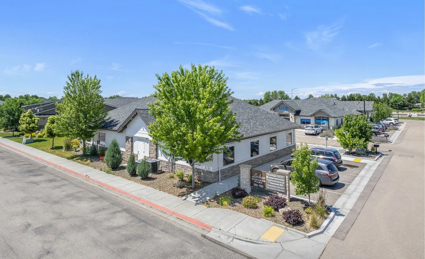 Photo 3 of 2102 W Everest Ln, Meridian, ID 83646