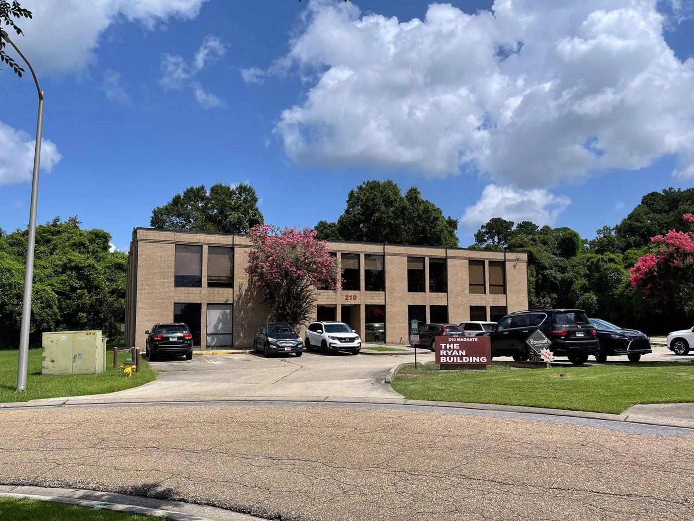 Photo 2 of 210 Magnate Dr, Lafayette, LA 70508