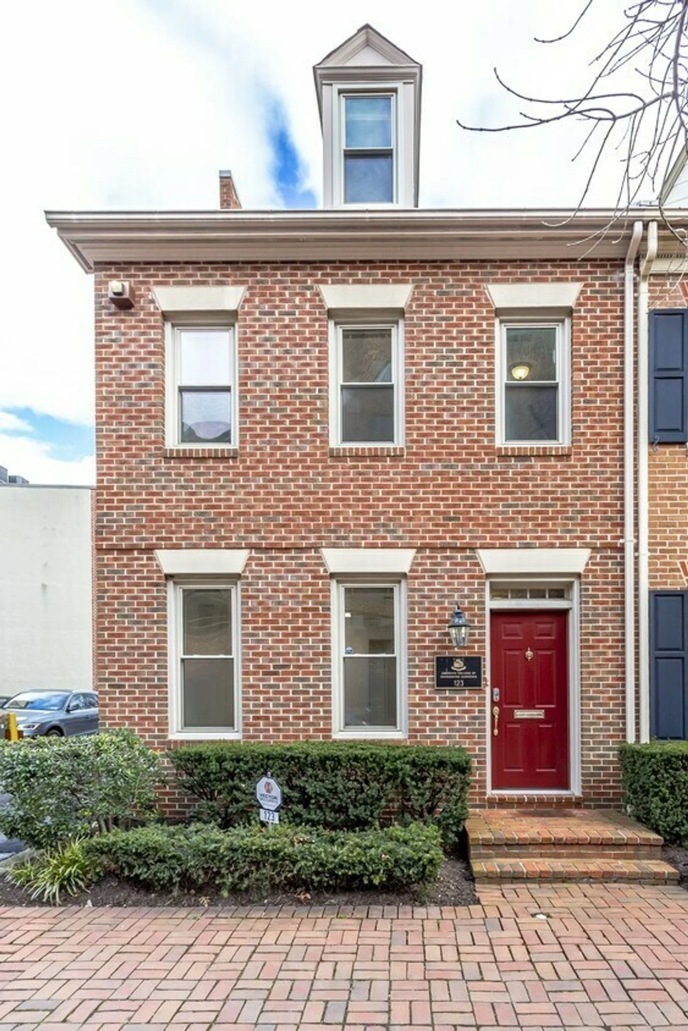 Photo 3 of 123 North Henry Street, Alexandria, VA 22314