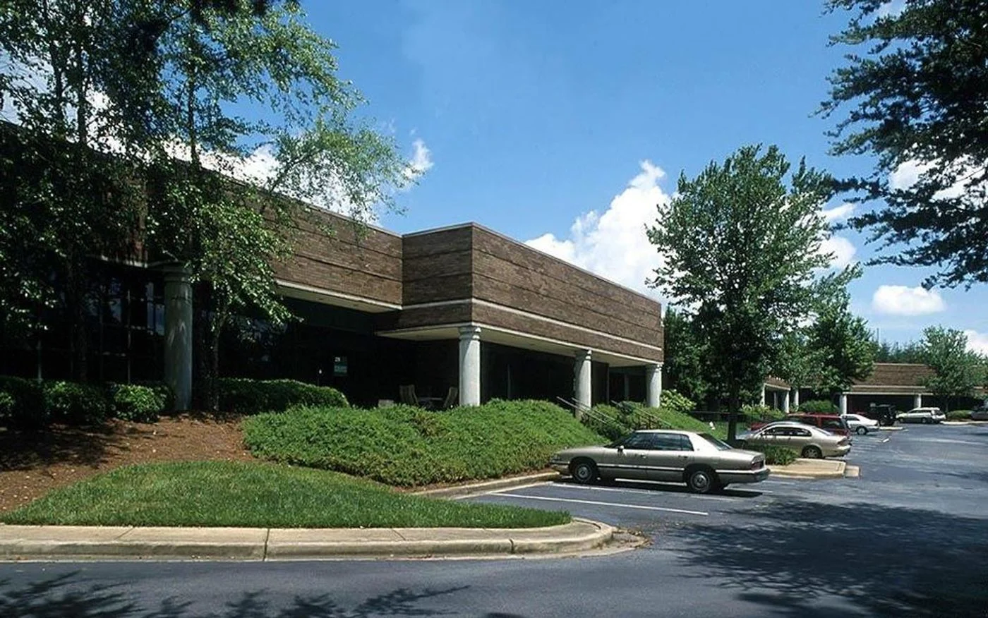 Photo 3 of 1111 Alderman Dr, Alpharetta, GA 30005