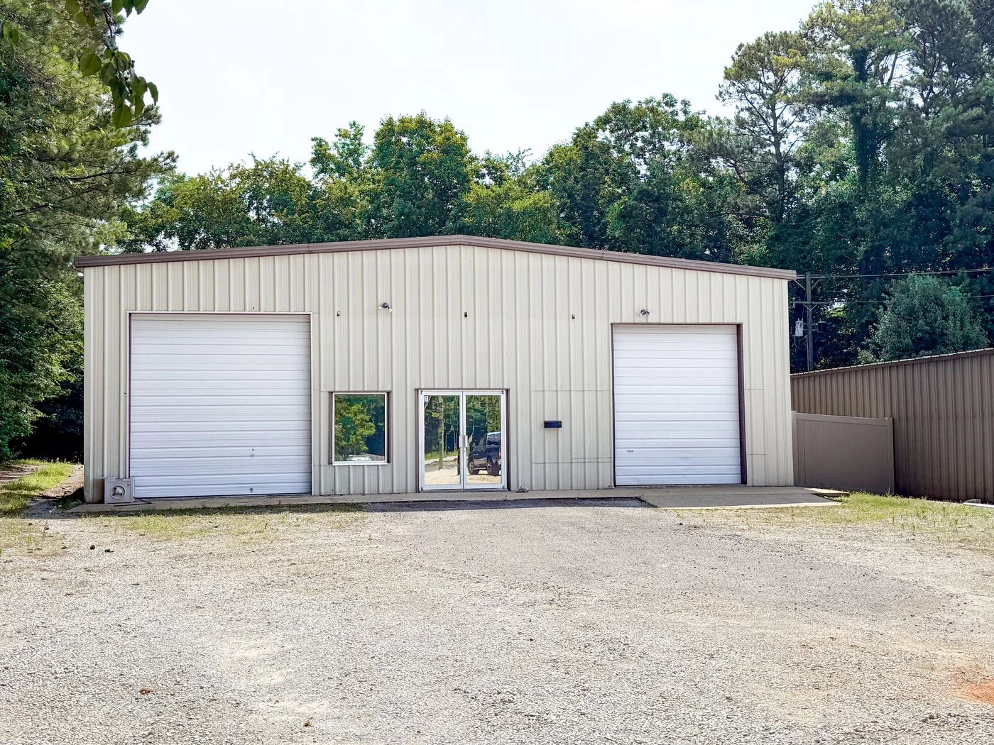 Photo 1 of 3624 Indian Hills Rd SE, Decatur, AL 35603