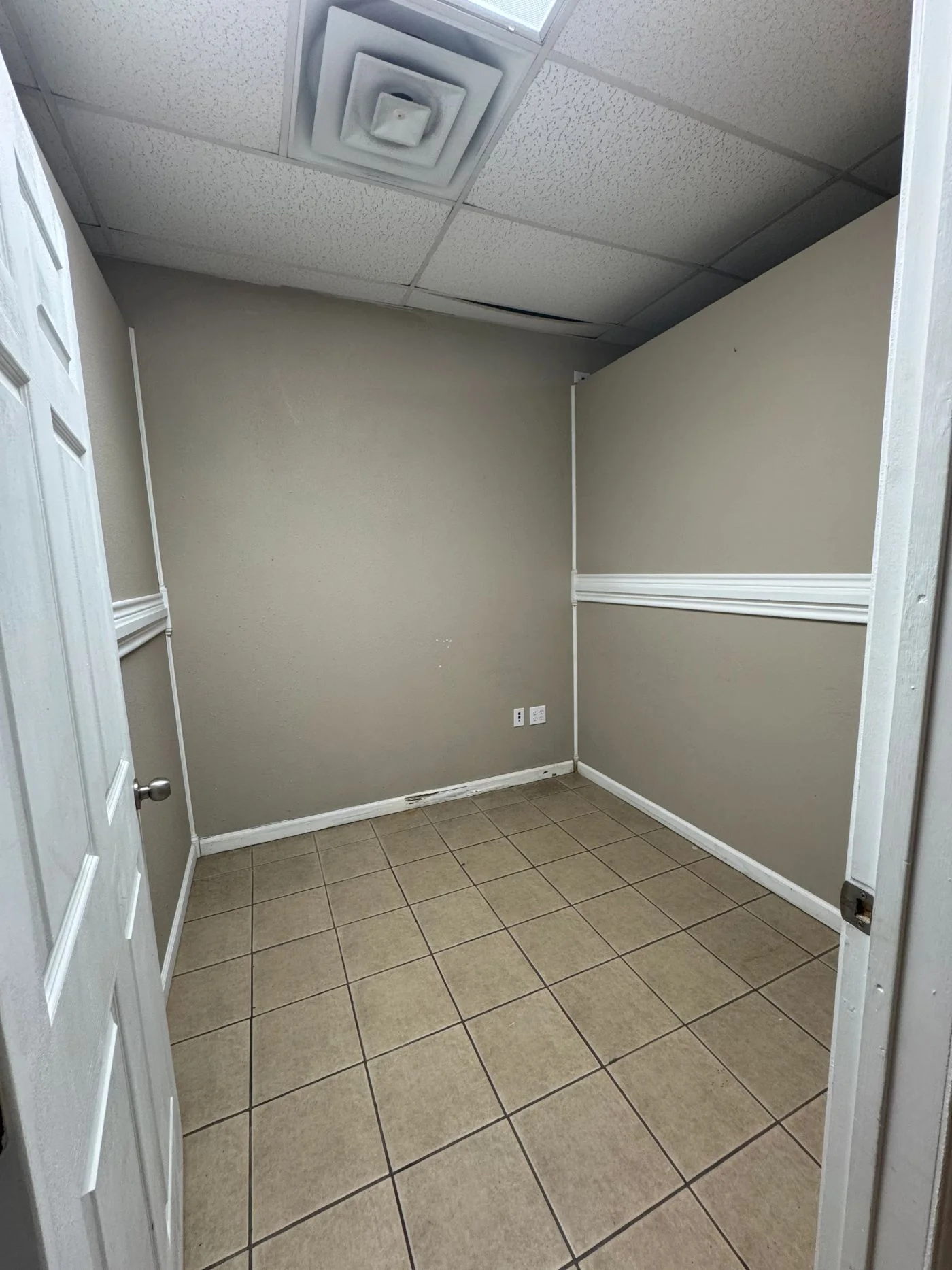 Photo 2 of 8001 Lawndale St, Houston, TX 77012