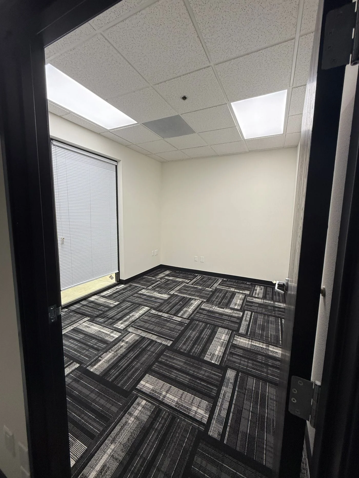 Photo 3 of 14141 Covello St, Van Nuys, CA 91405