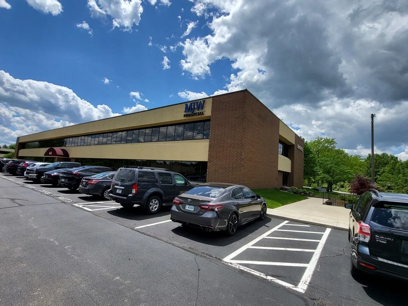 Photo-2 of 8465 Keystone Crossing, Indianapolis, IN 46240