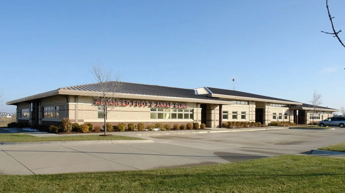 Photo 1 of 2555 Berkshire Pkwy, Clive, IA 50325