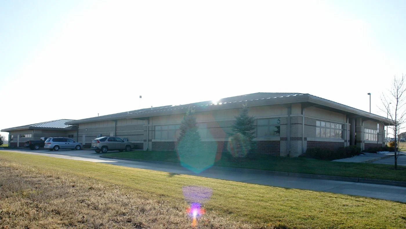 Photo 2 of 2555 Berkshire Pkwy, Clive, IA 50325