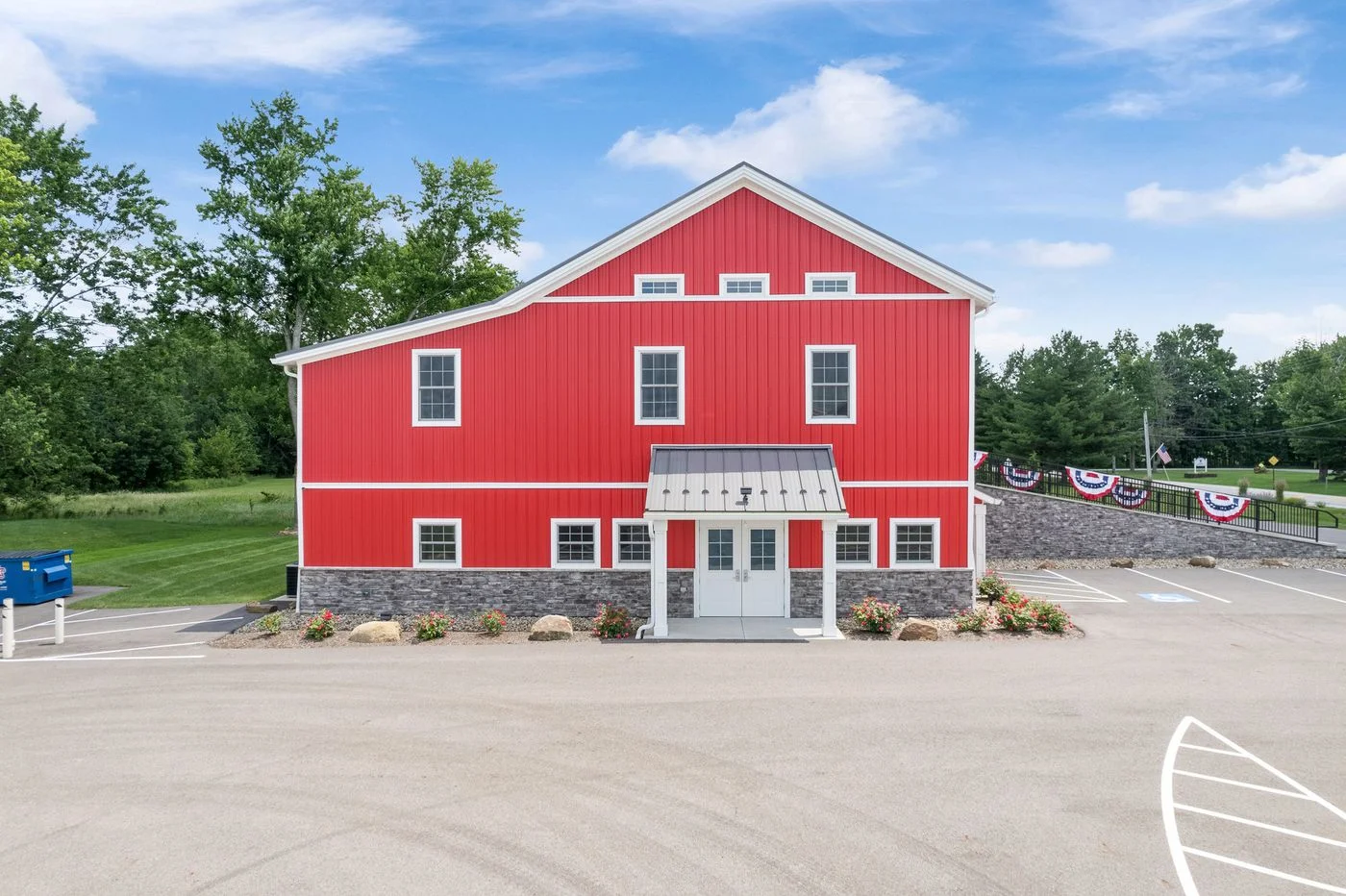 Photo 2 of 1225 Bell Rd, Chagrin Falls, OH 44022