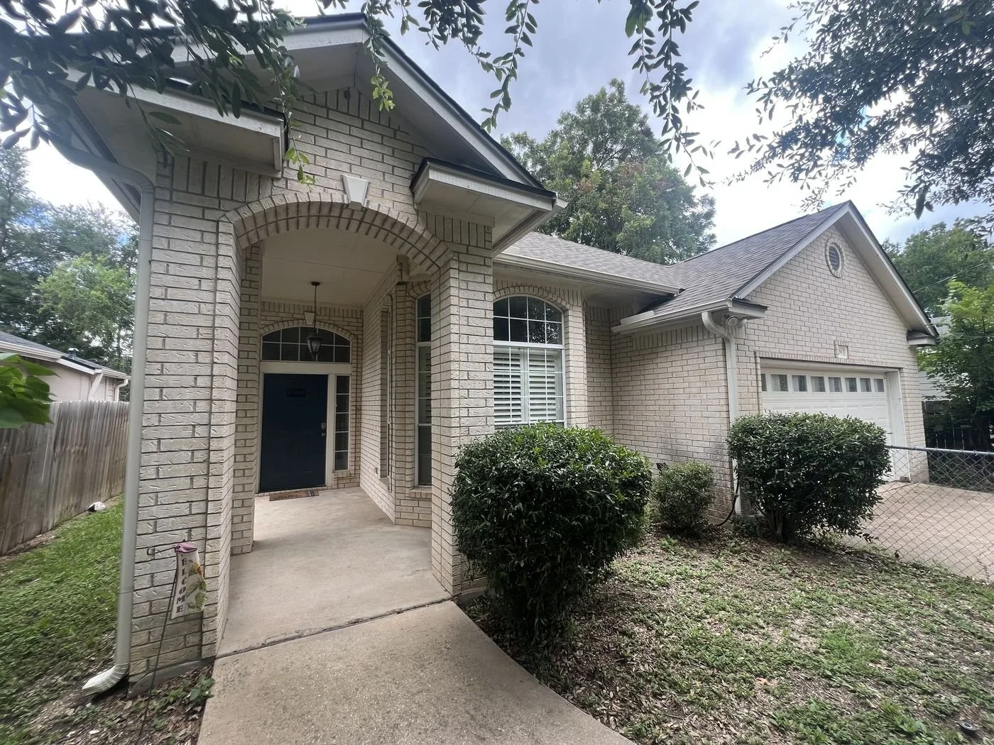 Photo-2 of 409 E Austin Ave, Round Rock, TX 78664