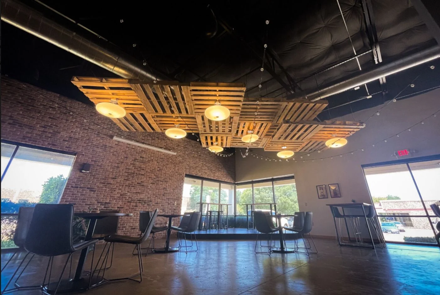 Photo-3 of 710 Presidential Dr, Richardson, TX 75081