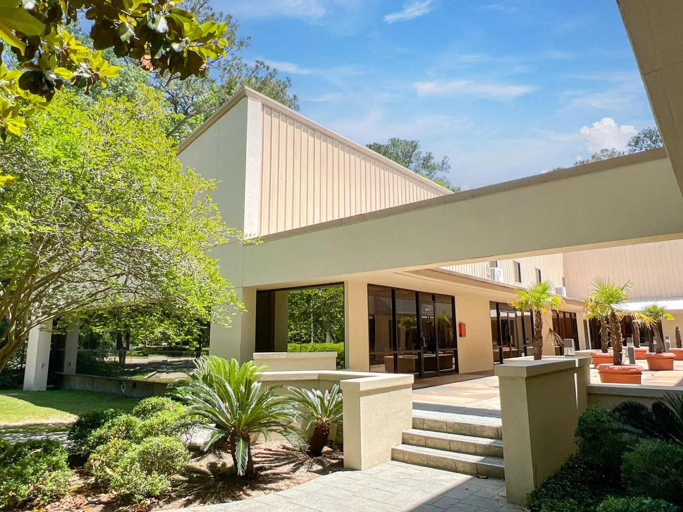Photo-1 of 200 Greenleaves Blvd, Mandeville, LA 70448