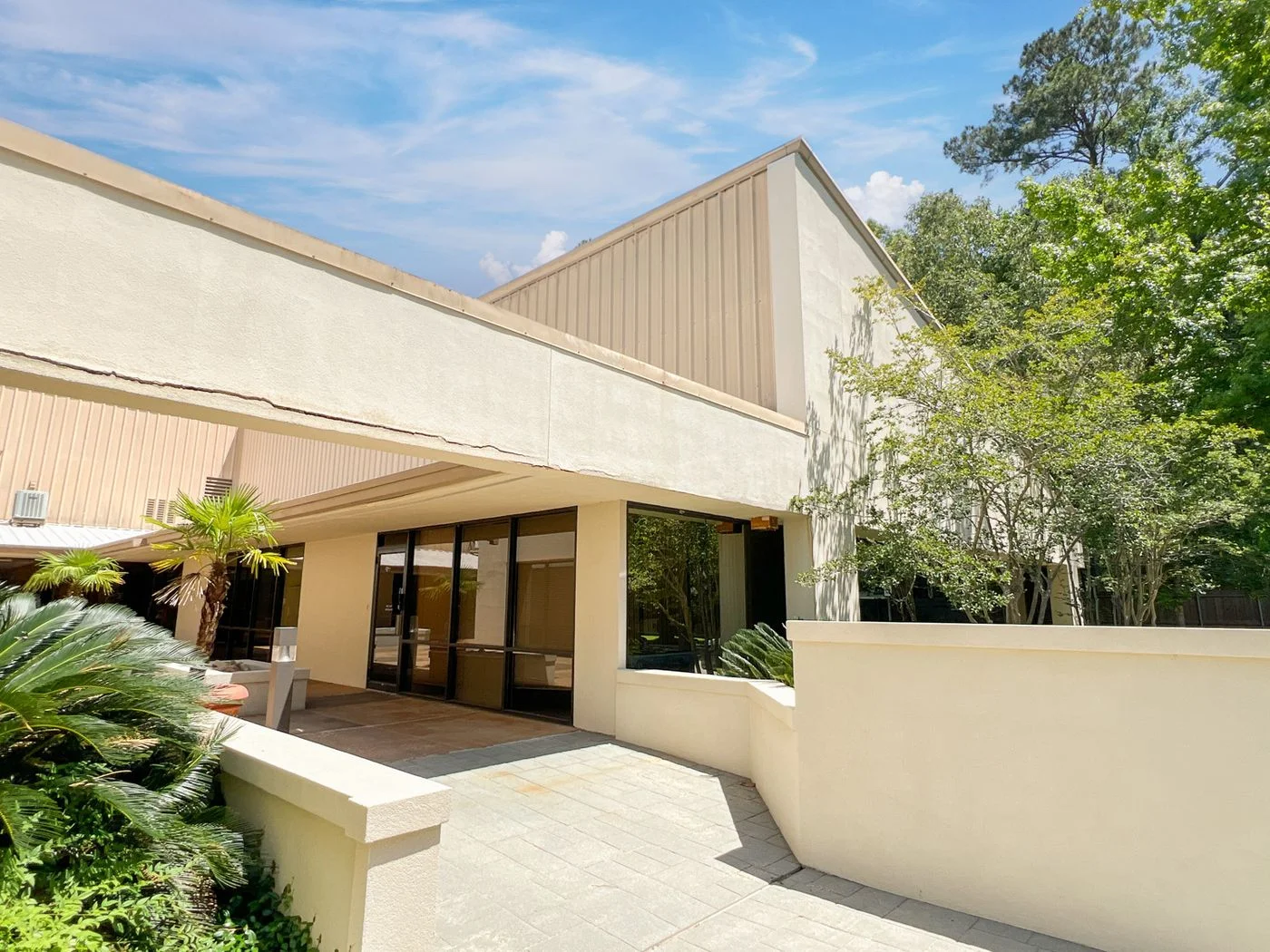 Photo-2 of 200 Greenleaves Blvd, Mandeville, LA 70448