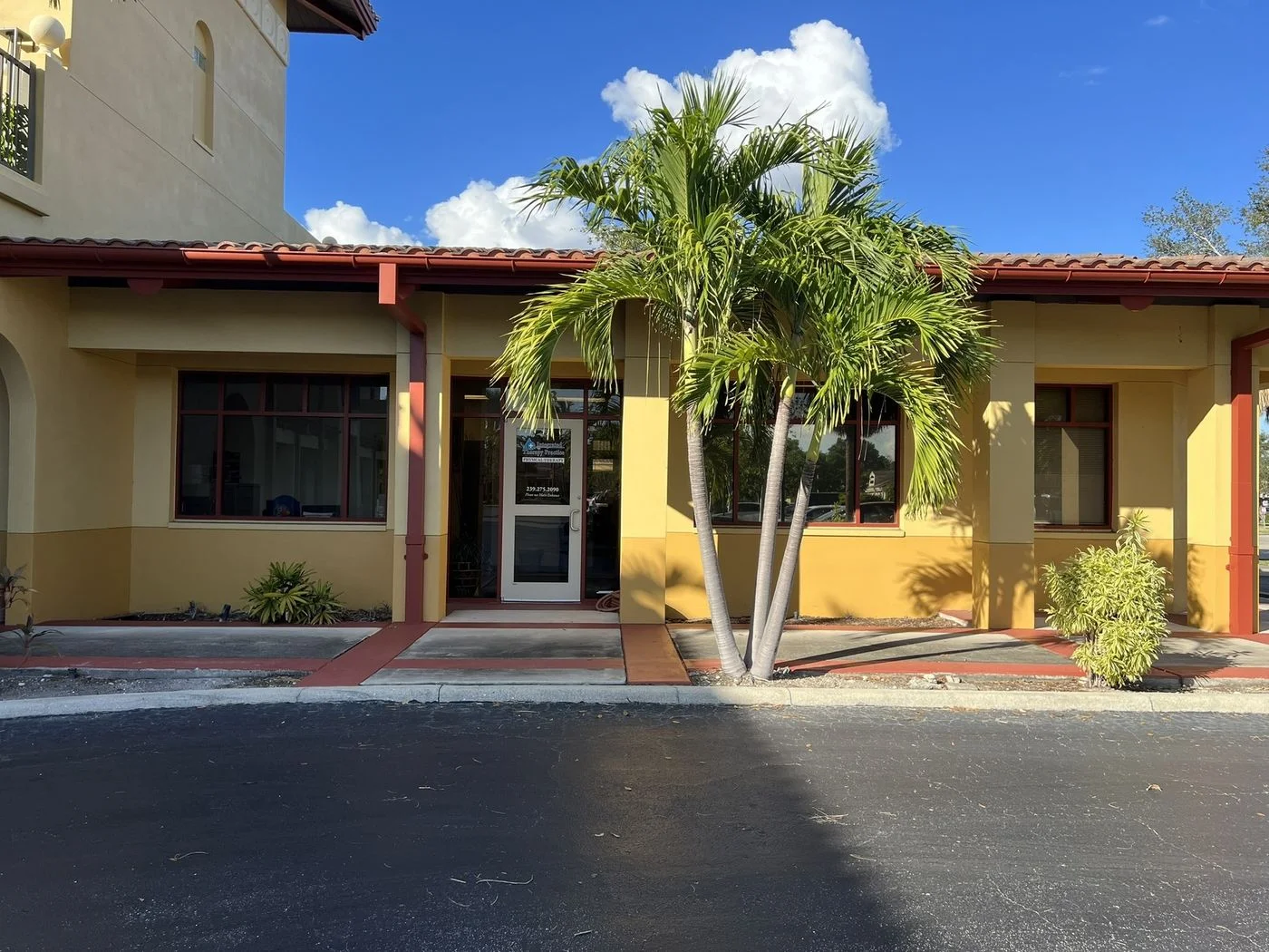 Photo-3 of 20 Barkley Circle, Fort Myers, FL 33907