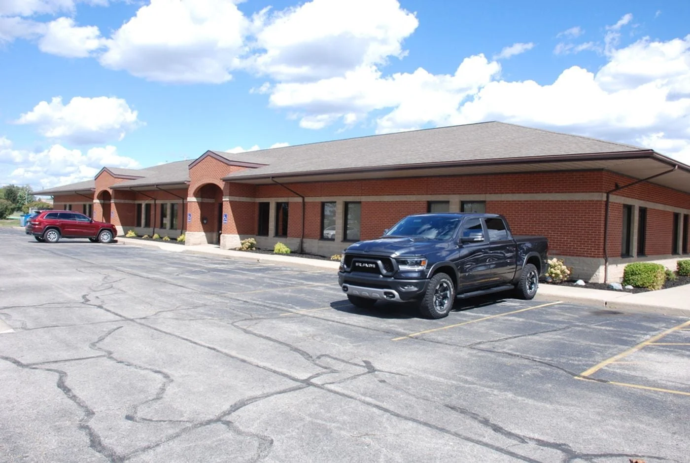 Photo 3 of 1574 Henthorne Dr., Maumee, OH 43537