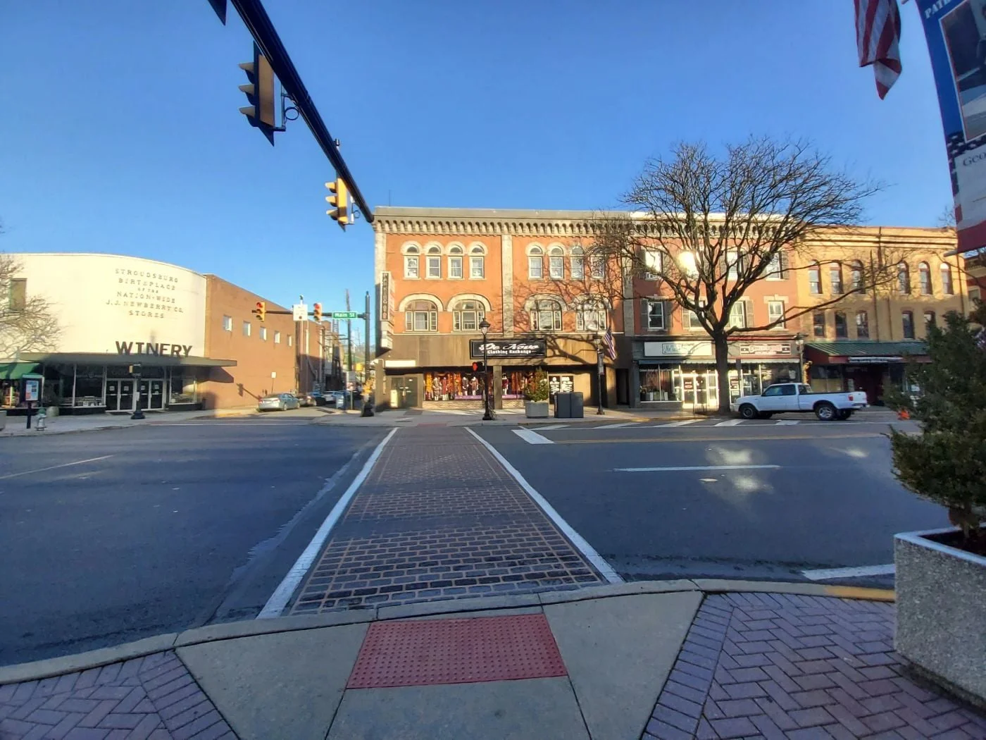 Photo 1 of 586 Main St, Stroudsburg, PA 18360