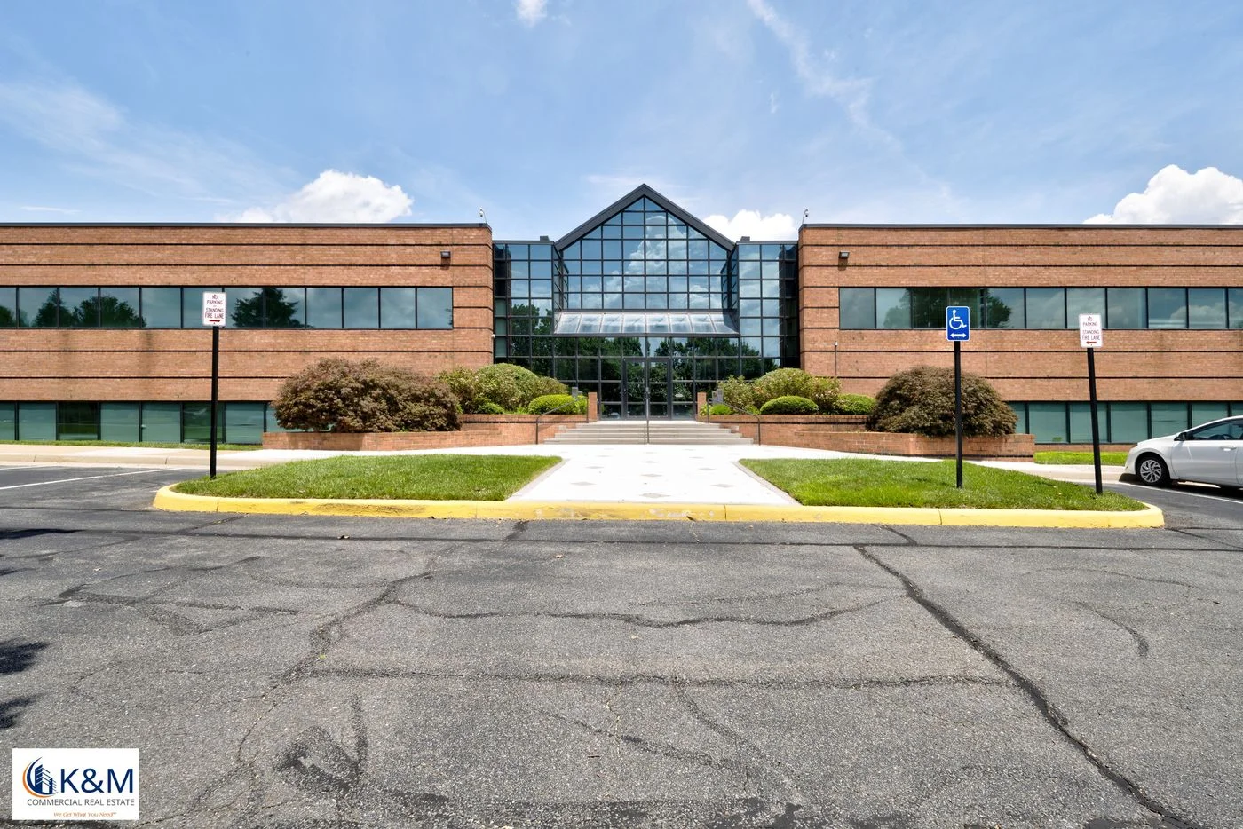 Photo-2 of 14100 Park Meadow Dr, Chantilly, VA 20151