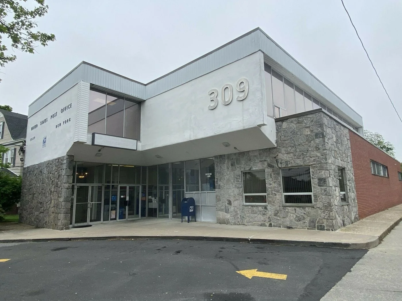 Photo 1 of 309 Main Street, Islip, NY 11751