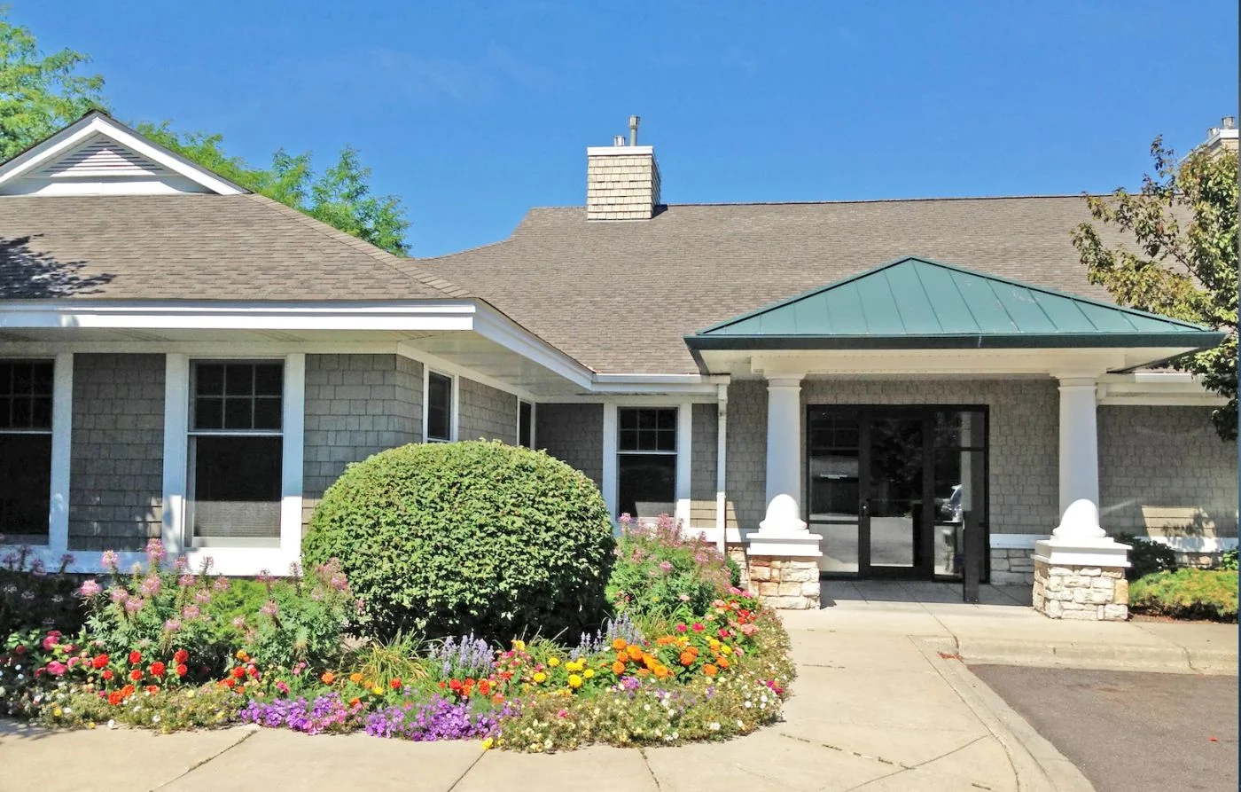 Photo 1 of 470-520 Highway 96 W, Saint Paul, MN 55126