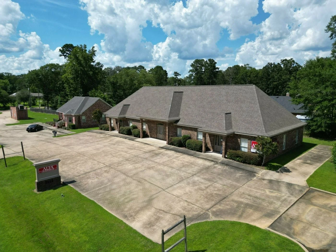 Photo 1 of 7112 S Siwell Rd, Byram, MS 39272