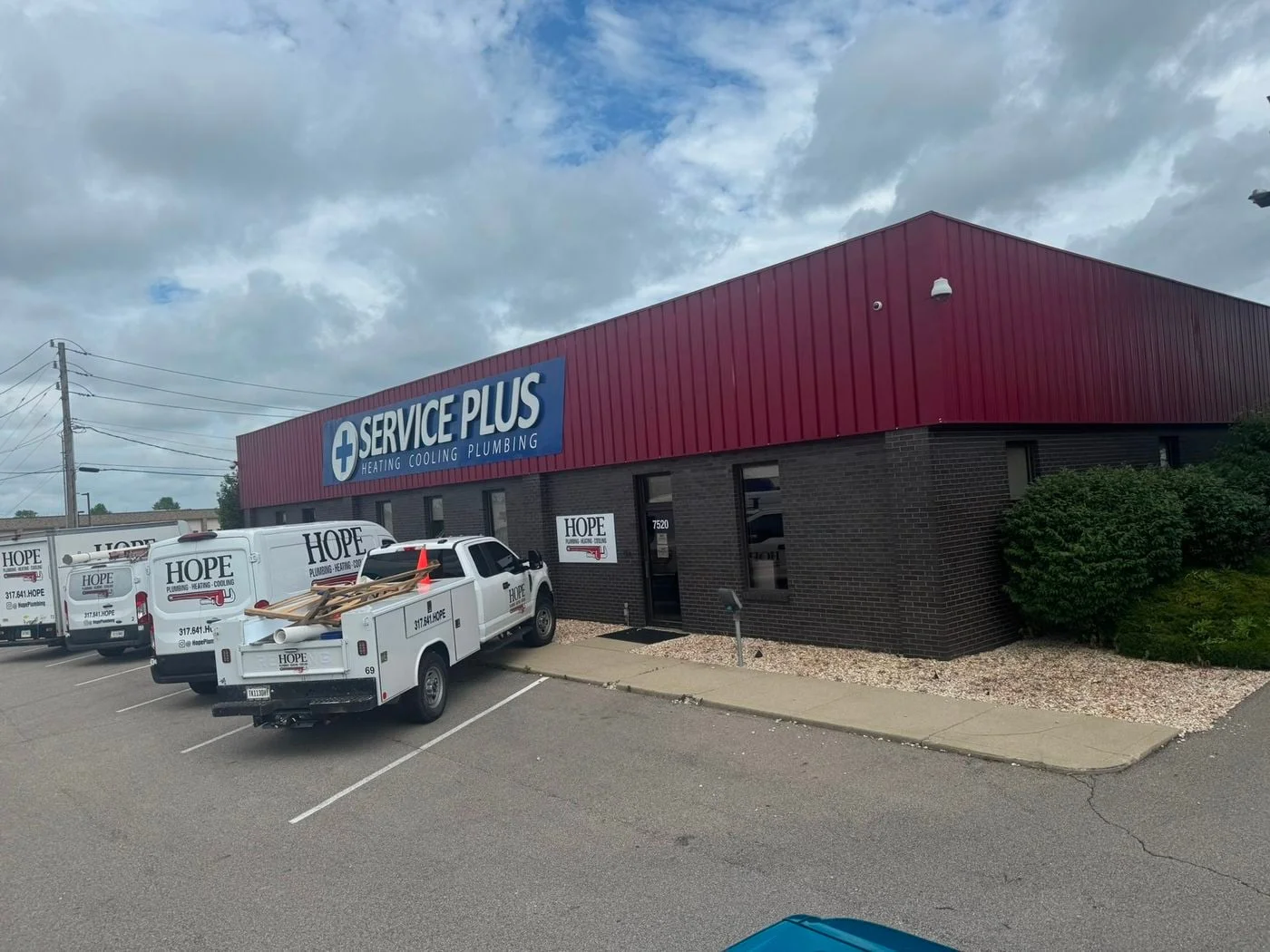 Photo 1 of 7520 E 88th Pl, Indianapolis, IN 46256