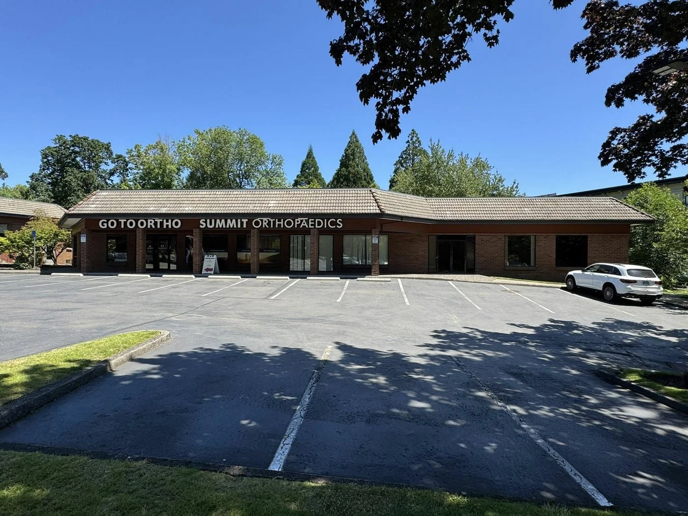 Photo 2 of 4103 Mercantile Dr, Lake Oswego, OR 97035