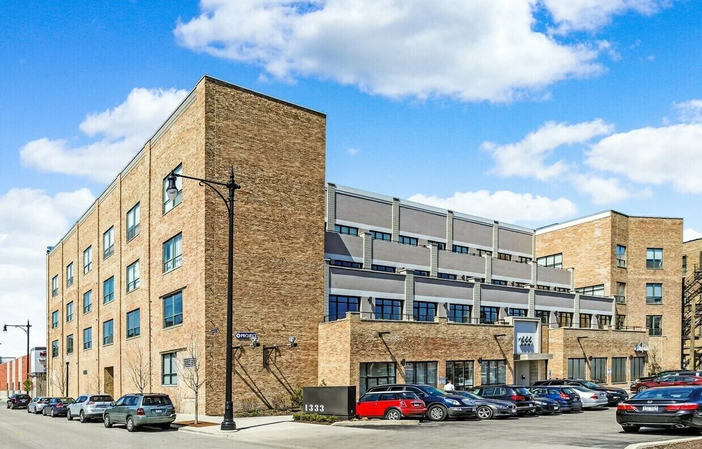 Photo 2 of 1333 N Kingsbury St, Chicago, IL 60642