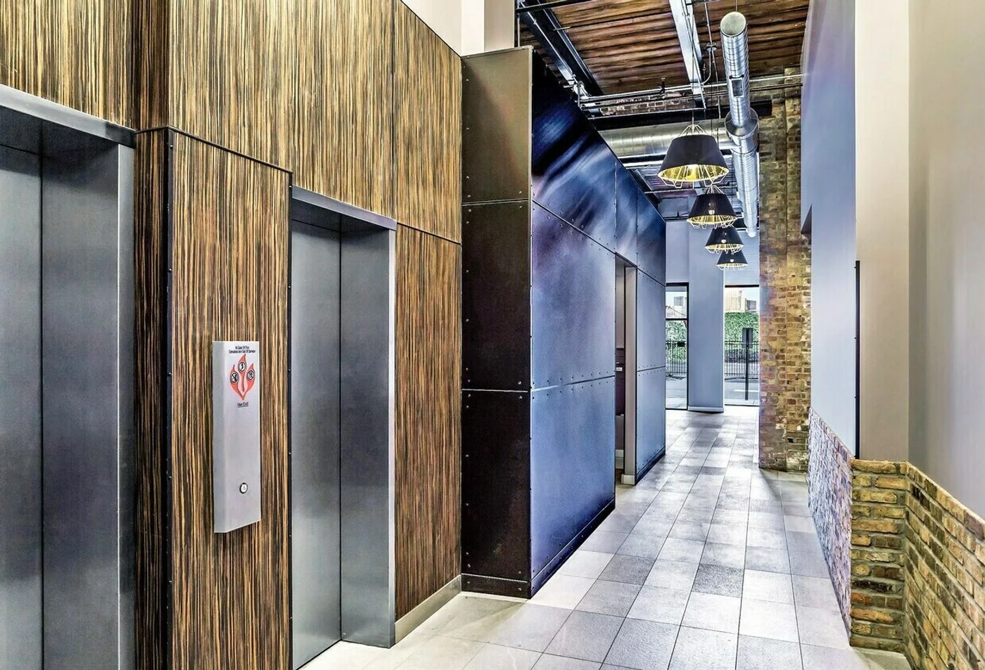 Photo 3 of 1333 N Kingsbury St, Chicago, IL 60642