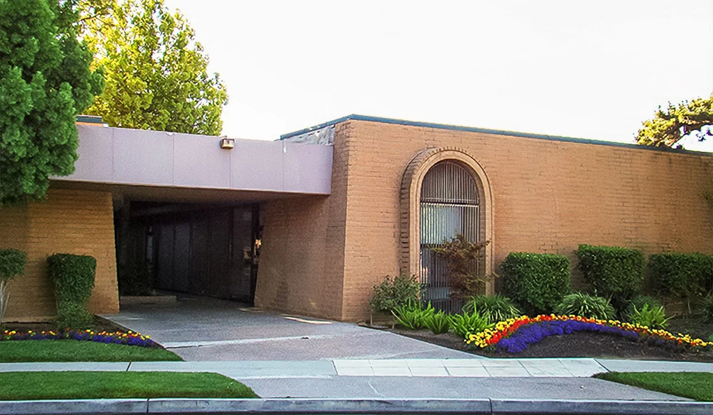 Photo 1 of 600 West Shaw Avenue, Fresno, CA 93704