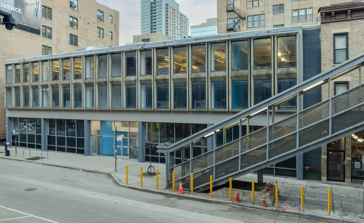 Photo 2 of 225 W Superior St, Chicago, IL 60654