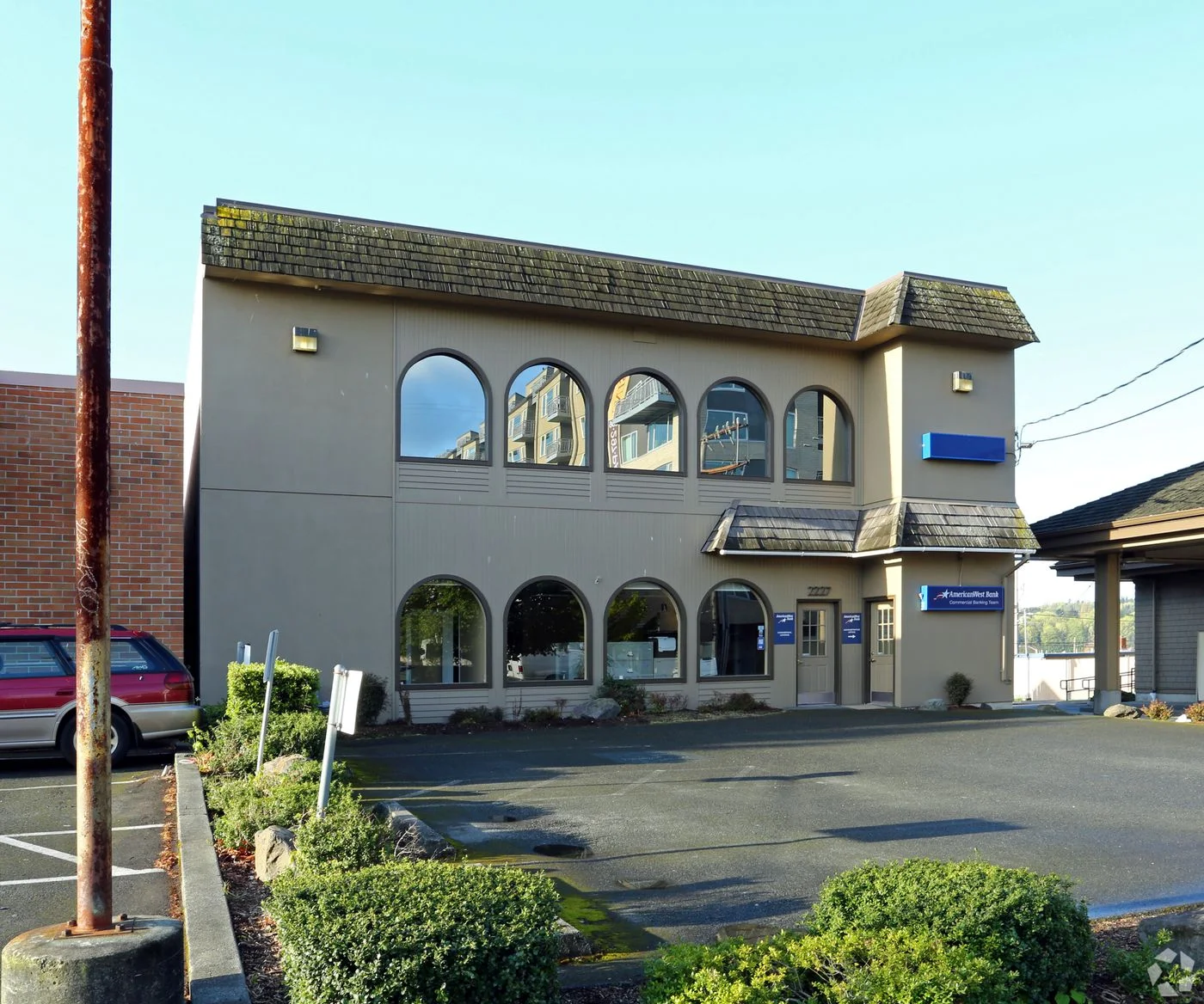 Photo 1 of 2227 NW 57th St, Seattle, WA 98107