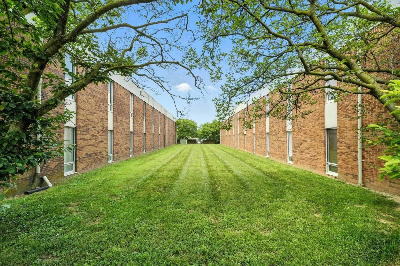 Photo 2 of 2105 S. Hamilton Rd, suite 212, Columbus, OH 43232