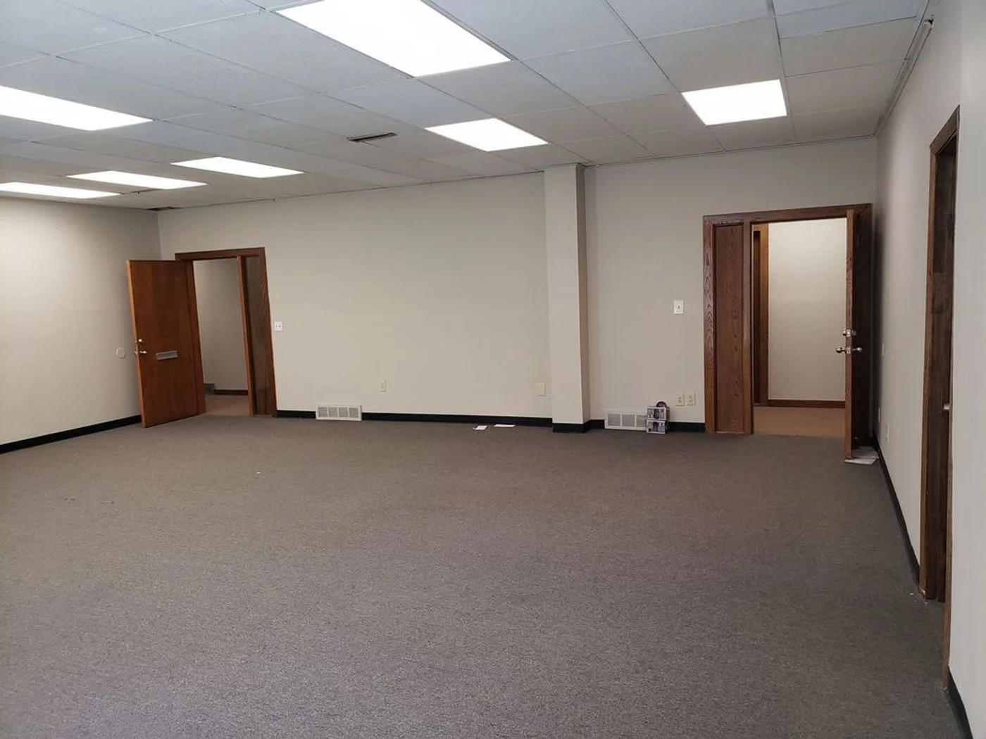 Photo 3 of 2105 S. Hamilton Rd, suite 212, Columbus, OH 43232