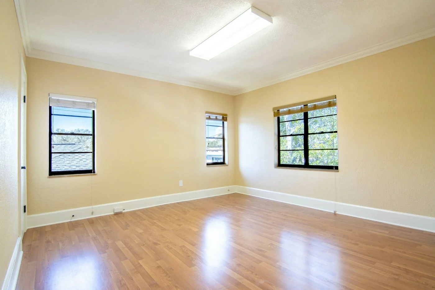 Photo 3 of 2950 5th Avenue North, St. Petersburg, FL 33713