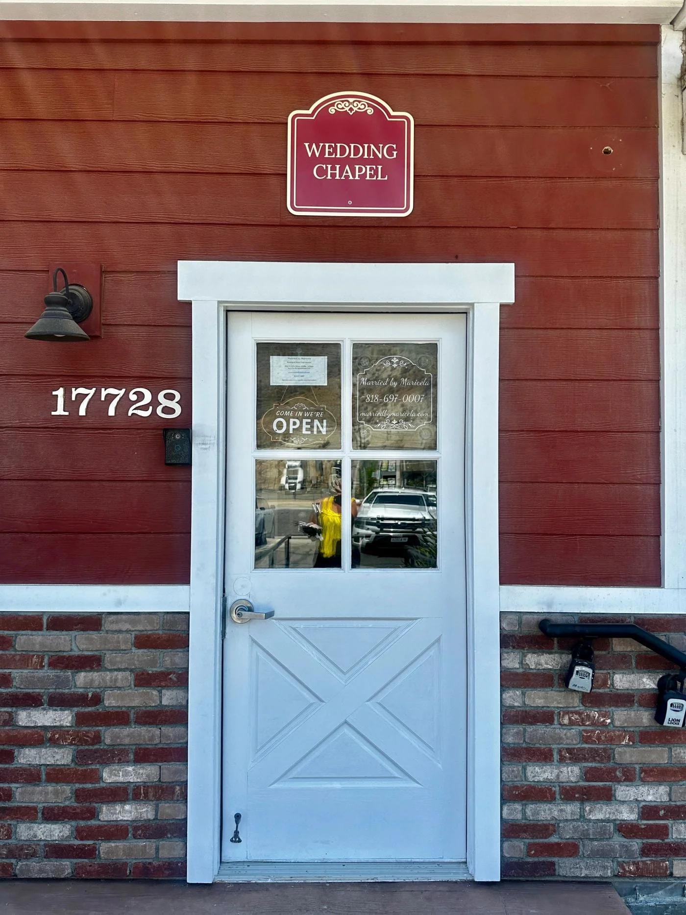 Photo 2 of 17728 Sierra Hwy, Canyon Country, CA 91351