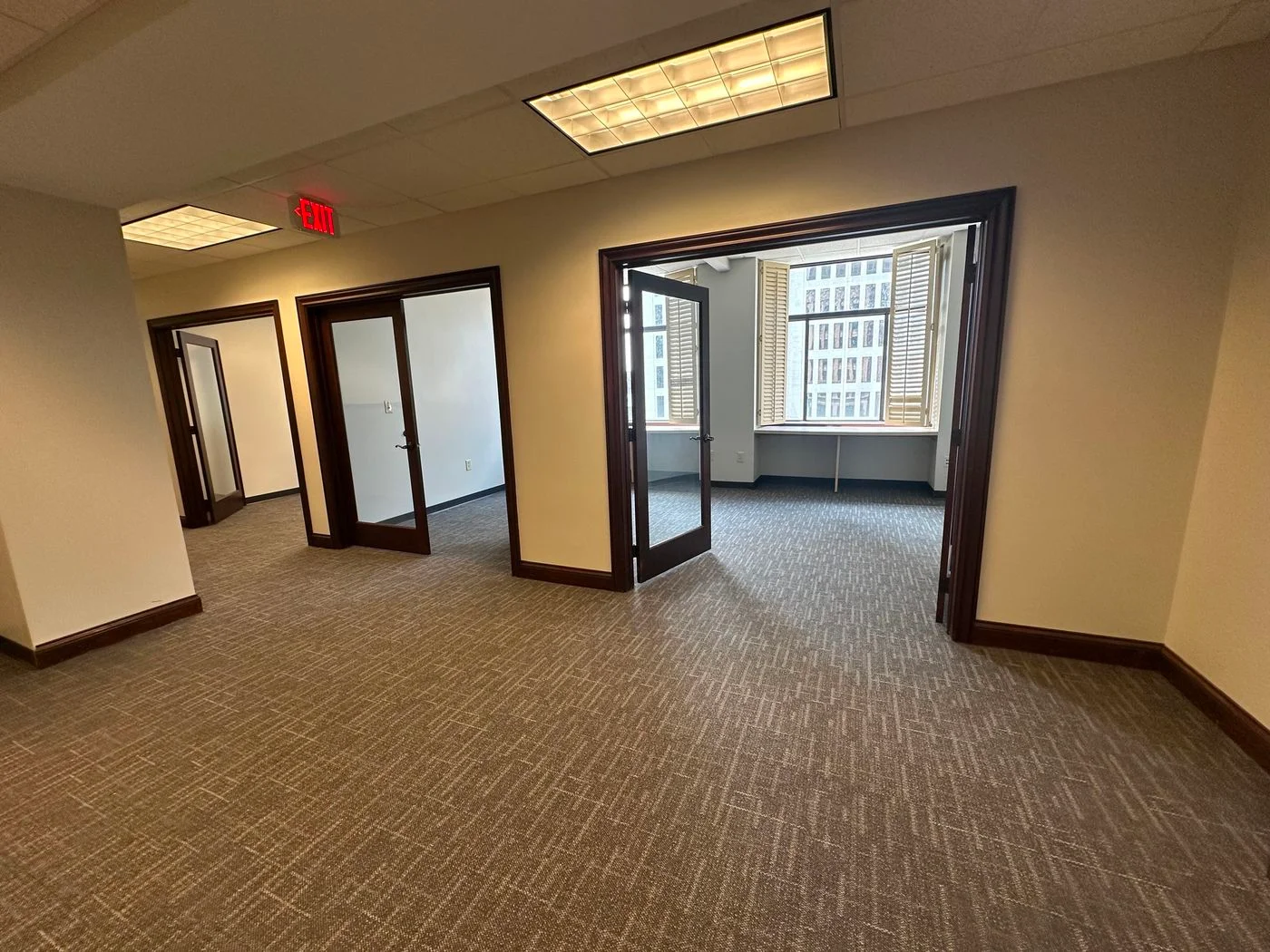 Photo-3 of 150 E Broad St, Columbus, OH 43215