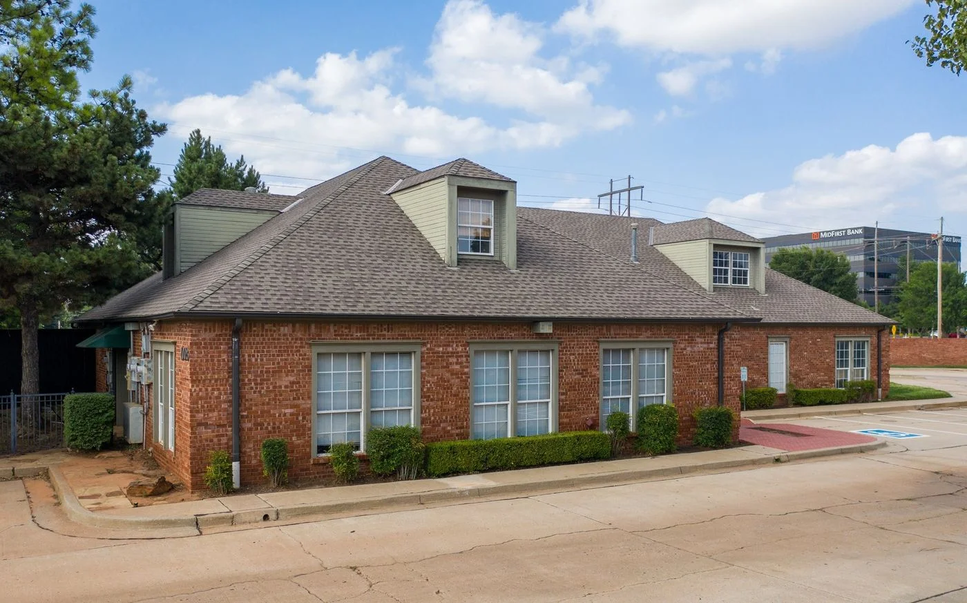 Photo 1 of 1008 NW Grand Blvd, Oklahoma City, OK 73118