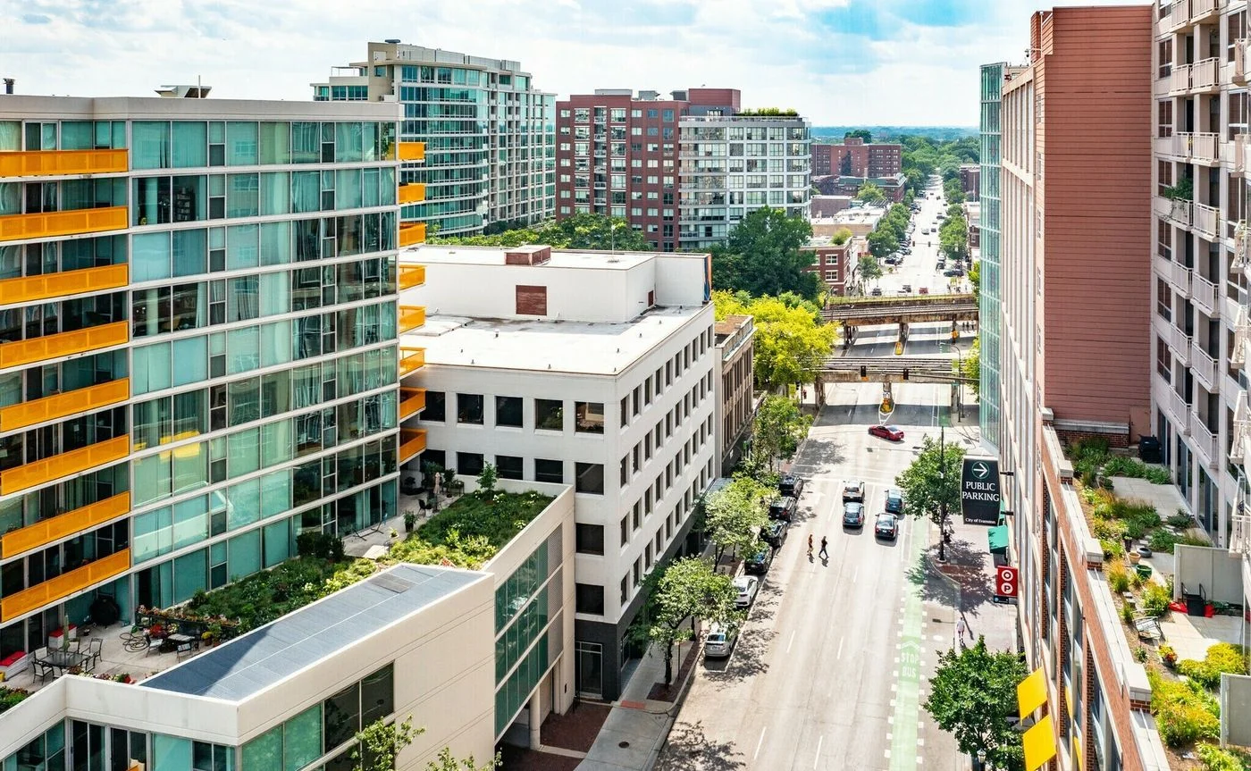 Photo 2 of 820 Davis Street, Evanston, IL 60201