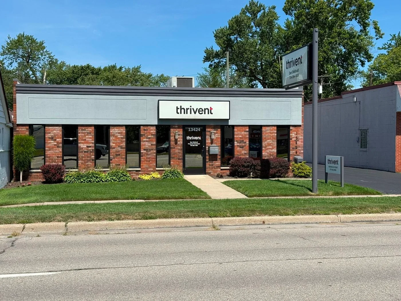 Photo 2 of 13424 Dix Toledo Rd, Southgate, MI 48195